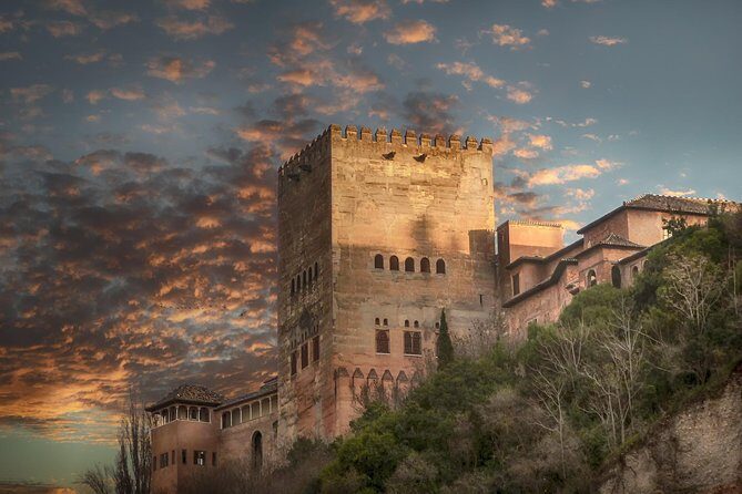 Skip the Line Alhambra Guided Tour - Palace of Charles V: spotting the later layer