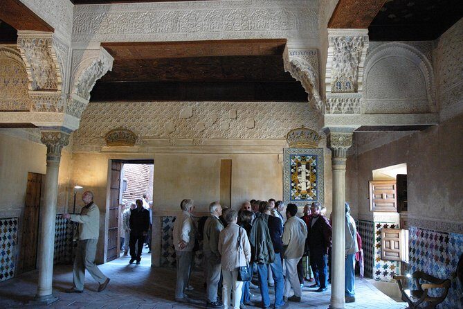 Skip the line: Alhambra Palace and Generalife Gardens Private Guided Tour - The Partal and the route toward the Medina