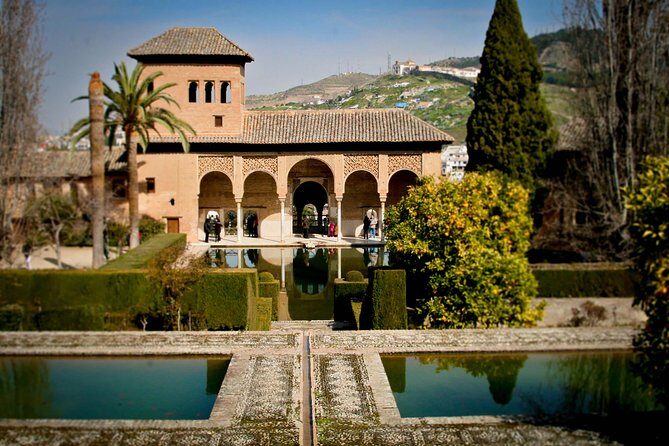 Skip the line: Alhambra Palace and Generalife Gardens Private Guided Tour - Who this tour is best for