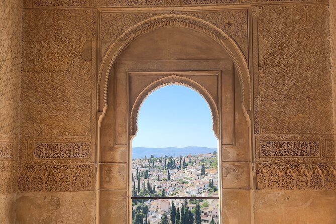 Small group visit to the Alhambra with tickets included - Stop 1: Generalife gardens and the irrigation system you’ll actually remember