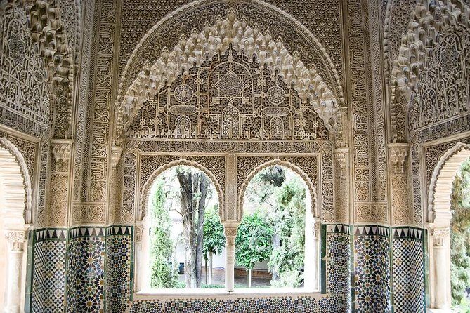 Tickets included: Alhambra Tour (Gardens, Alcazaba, Generalife) - Bag Rules and the Left-Luggage Option That Actually Helps